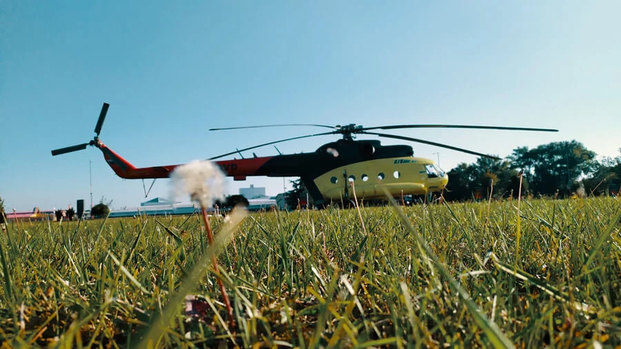 Tandemový seskok z vrtulníku MI-8 ve Znojmě